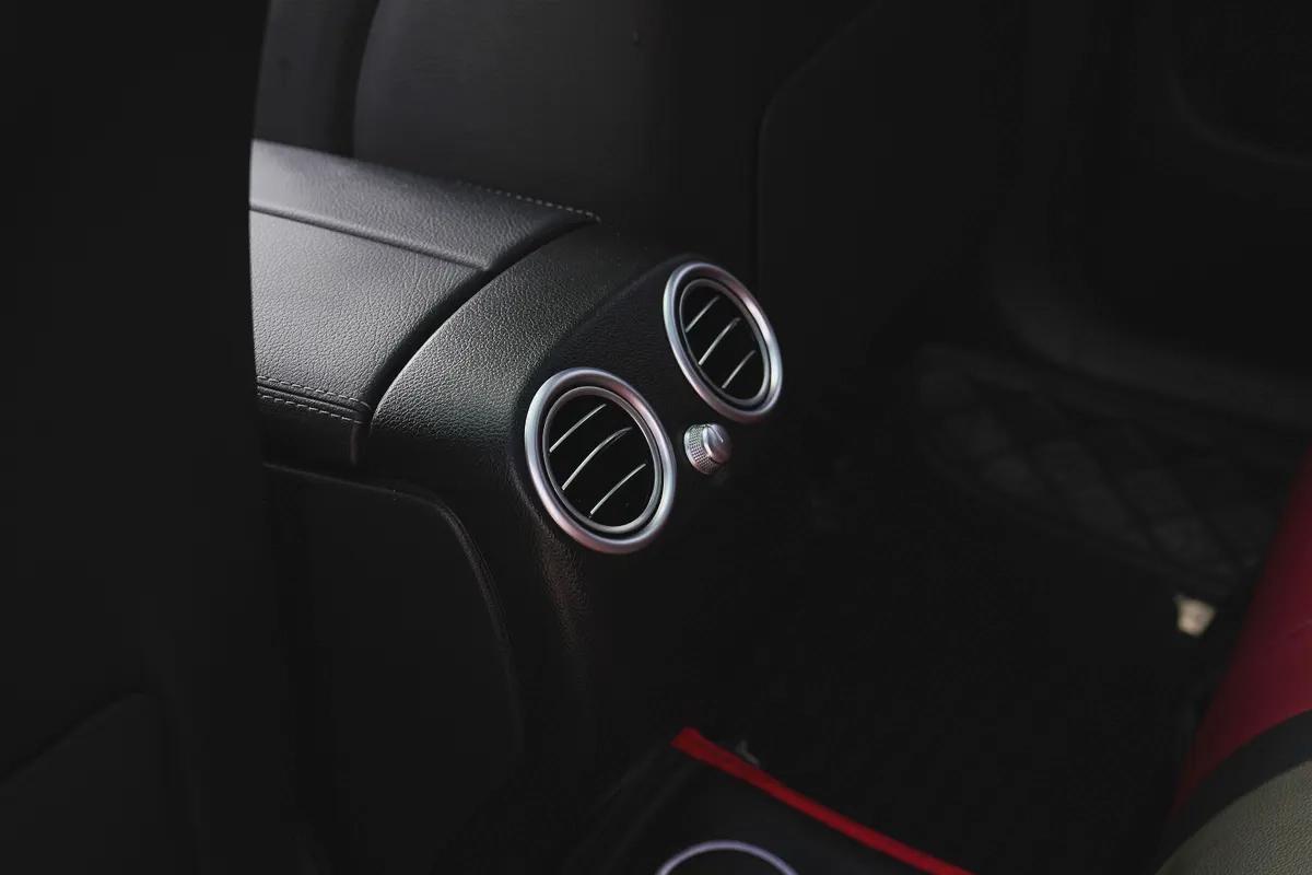 Mercedes-Benz GLC 300 4MATIC 2020 - American Specs-13-13