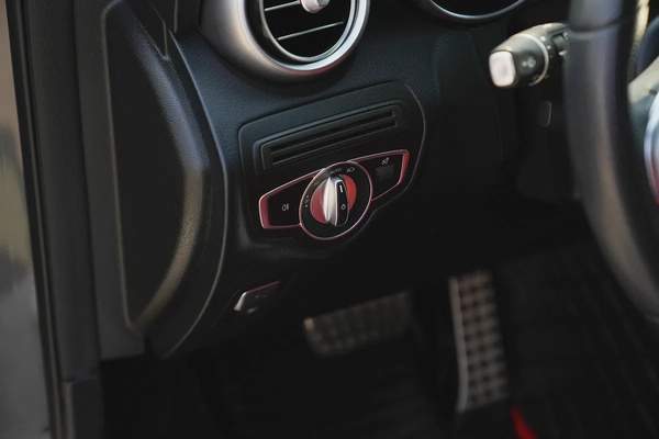 Mercedes-Benz GLC 300 4MATIC 2020 - American Specs