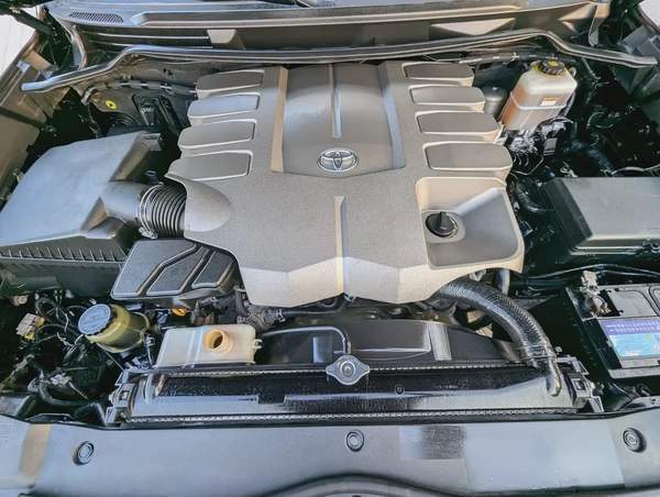 TOYOTA LAND CRUISER 2020 GXR V8 GCC IN EXCELLENT CONDITION