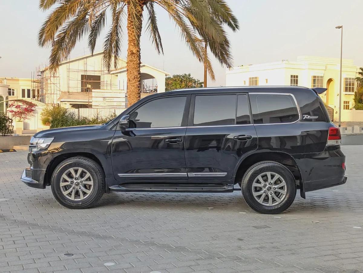 TOYOTA LAND CRUISER 2020 GXR V8 GCC IN EXCELLENT CONDITION-16-16