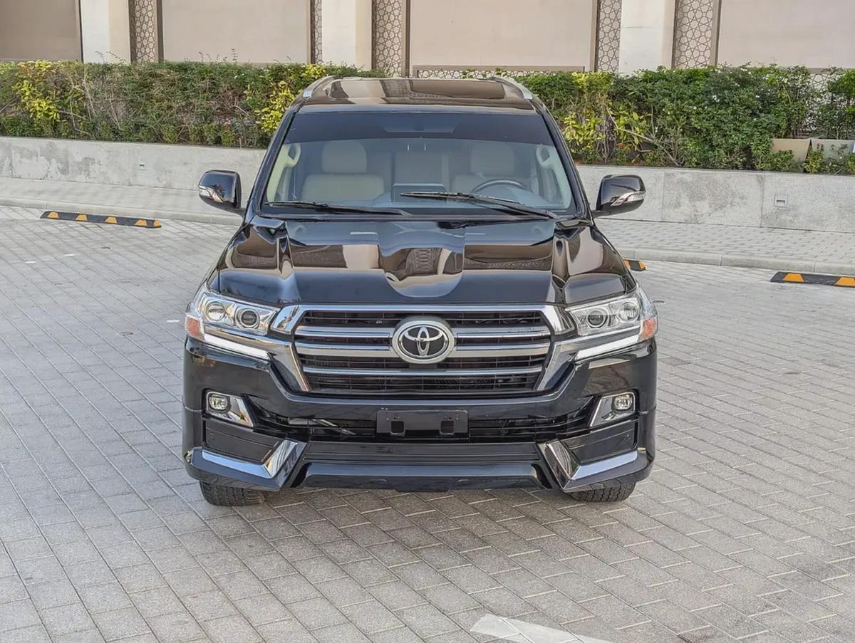 TOYOTA LAND CRUISER 2020 GXR V8 GCC IN EXCELLENT CONDITION-18-18