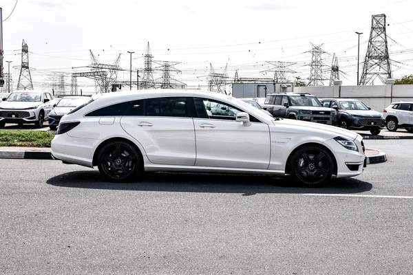 2013 - BENZ CLS63 AMG SHOOTING BRAKE - BRAND NEW CONDITION - ONLY 82,000 KM