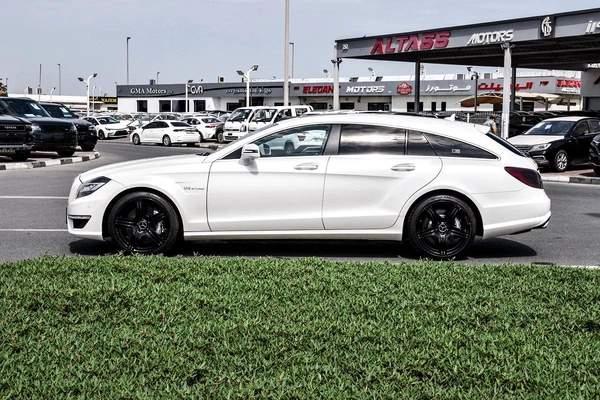 2013 - BENZ CLS63 AMG SHOOTING BRAKE - BRAND NEW CONDITION - ONLY 82,000 KM