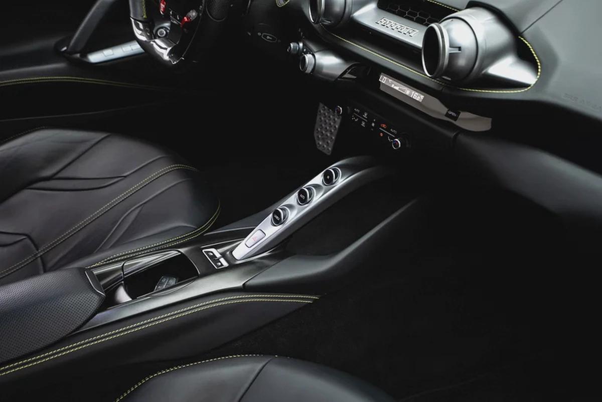 2020 FERRARI 812 SUPERFAST MAIN DEALER SERVICE-18-18