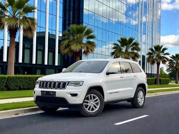 2017 Jeep Grand Cherokee Exclusive - GCC Specs | Original paint