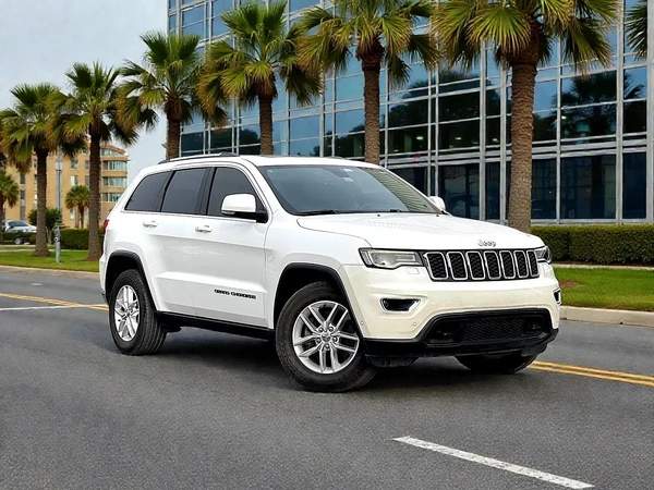 2017 Jeep Grand Cherokee Exclusive - GCC Specs | Original paint