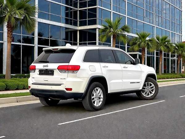 2017 Jeep Grand Cherokee Exclusive - GCC Specs | Original paint