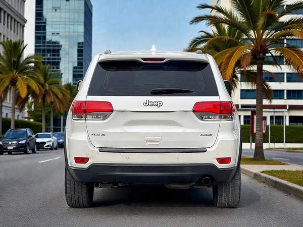 2017 Jeep Grand Cherokee Exclusive - GCC Specs | Original paint