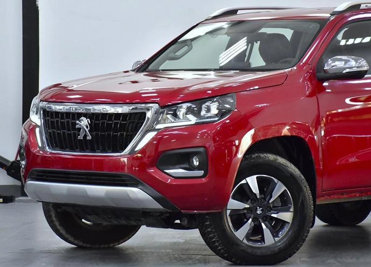 Peugeot Landtrek 4WD ( 2023 Model ) in Red Color GCC Specs-4-4