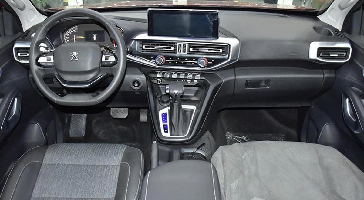 Peugeot Landtrek 4WD ( 2023 Model ) in Red Color GCC Specs-7-7