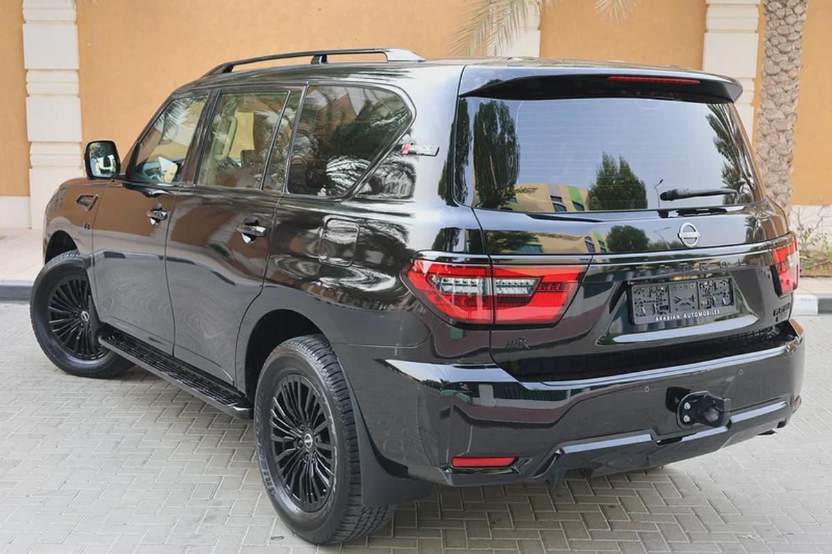 NISSAN Patrol-2024-LE PLATINUM-BLACK EDITION-33000KM-UNDER WARRANTY-GCC SPECS-2-2