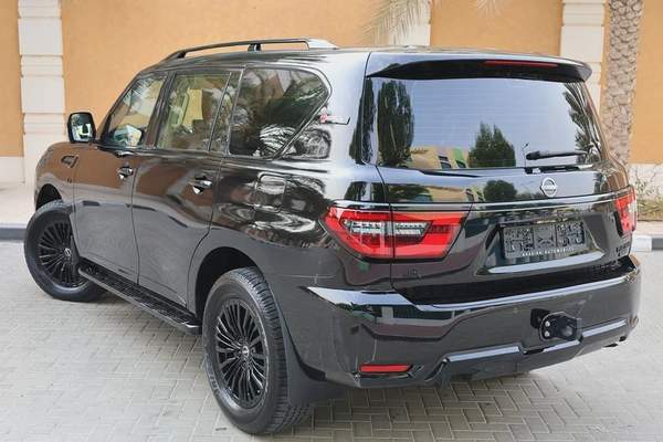 NISSAN Patrol-2024-LE PLATINUM-BLACK EDITION-33000KM-UNDER WARRANTY-GCC SPECS