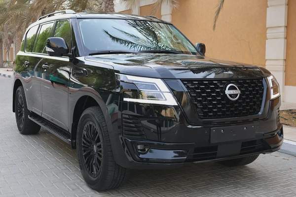 NISSAN Patrol-2024-LE PLATINUM-BLACK EDITION-33000KM-UNDER WARRANTY-GCC SPECS
