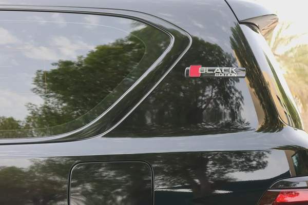 NISSAN Patrol-2024-LE PLATINUM-BLACK EDITION-33000KM-UNDER WARRANTY-GCC SPECS