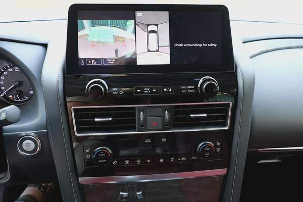 NISSAN Patrol-2024-LE PLATINUM-BLACK EDITION-33000KM-UNDER WARRANTY-GCC SPECS