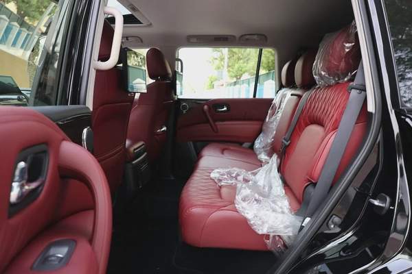 NISSAN Patrol-2024-LE PLATINUM-BLACK EDITION-33000KM-UNDER WARRANTY-GCC SPECS