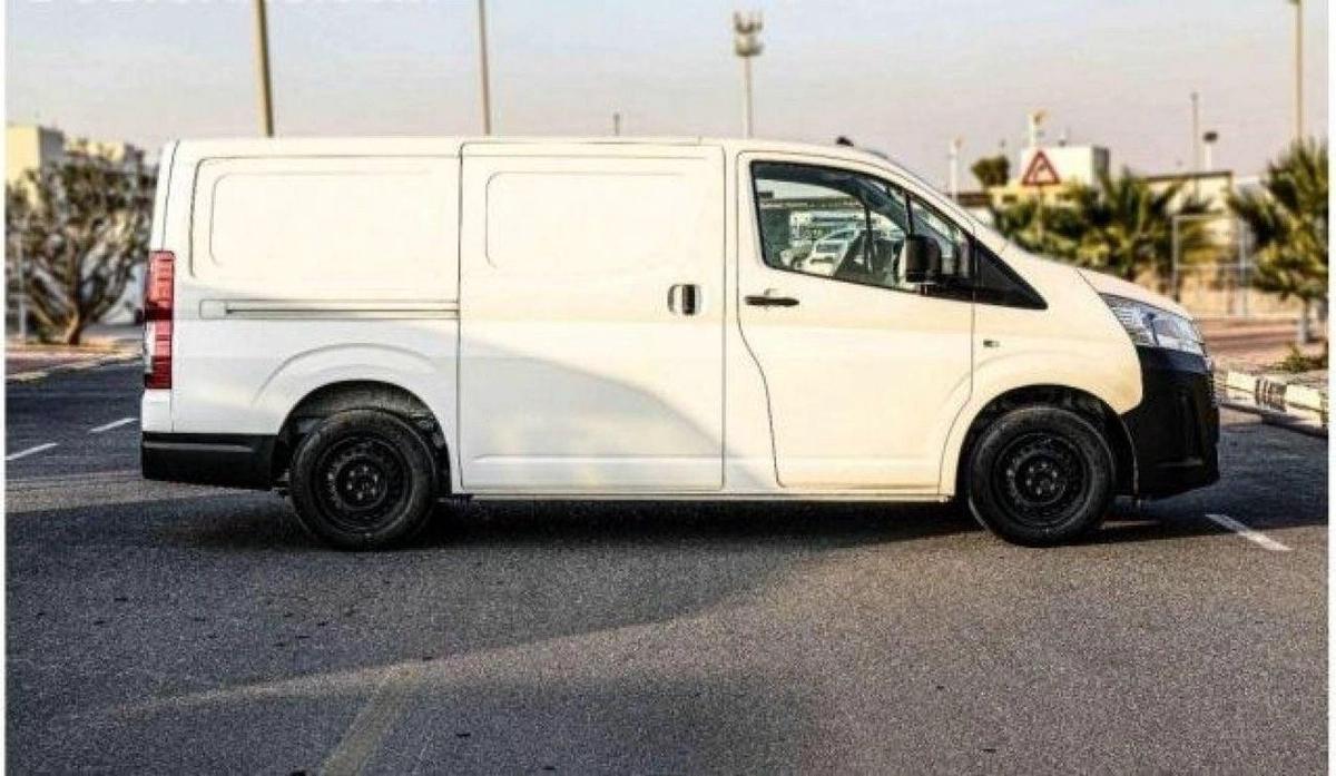 Toyota Hiace-2-2