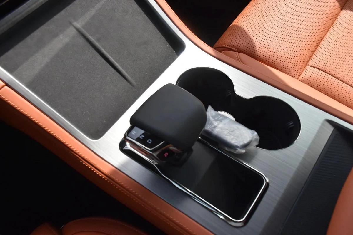 ROX 01 SEVEN SEATS PHEV 2025 | BLACK-5-5