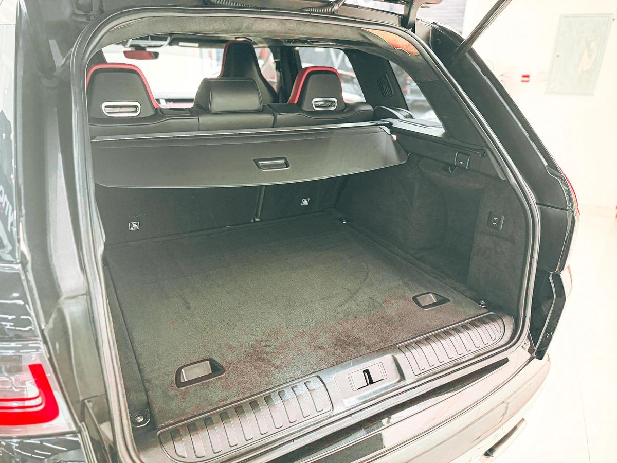 Massive Price Drop!!! // AED 3,900 // 20% DP // 2019 Range Rover SVR-3-3