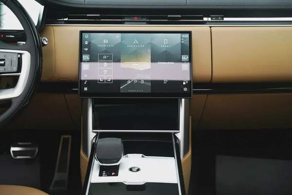 2025 RANGE ROVER HSE P400 WITH WARRANTY