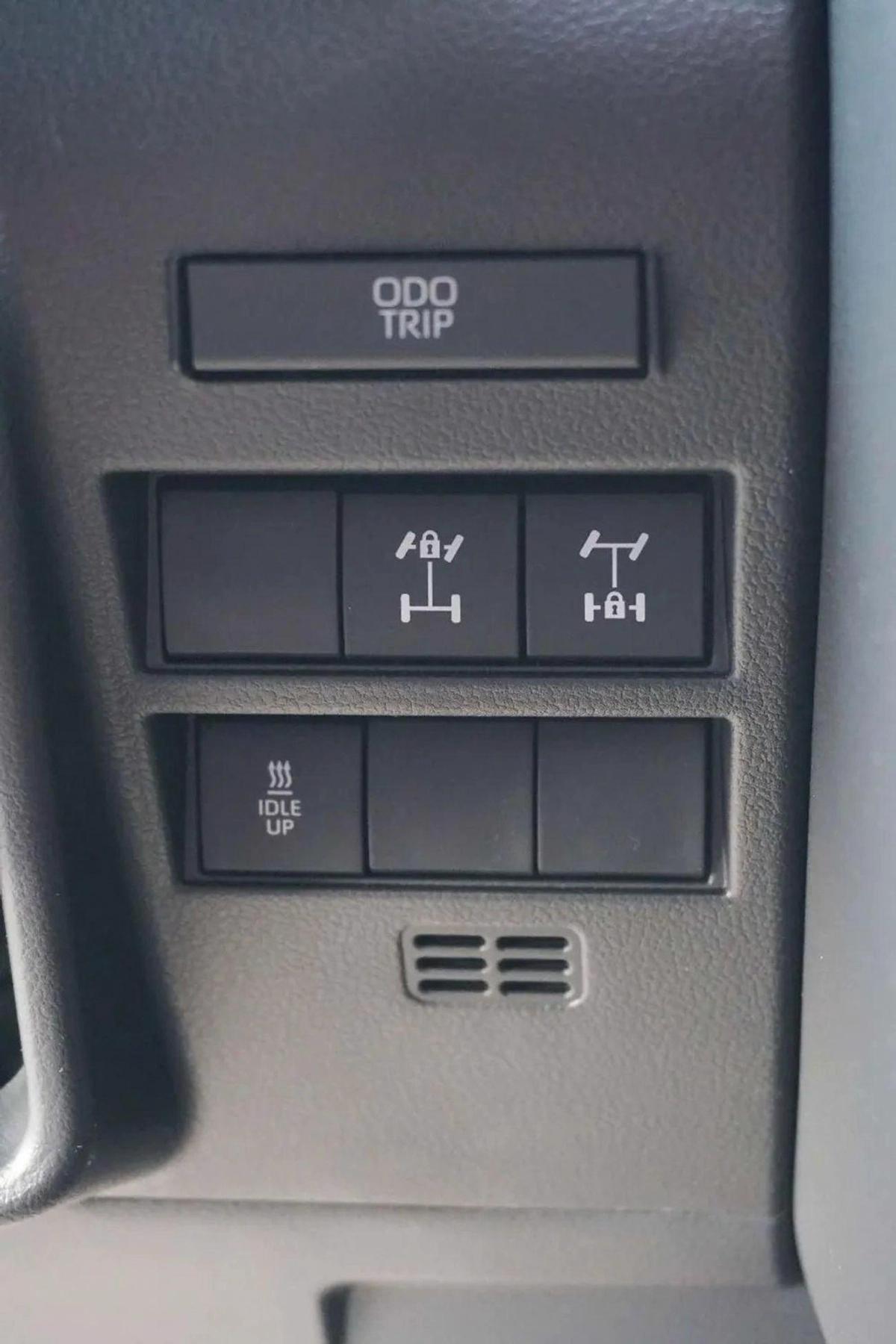 Toyota Land Cruiser GR SPORT DIESEL FULL OPTION 2026-16-16
