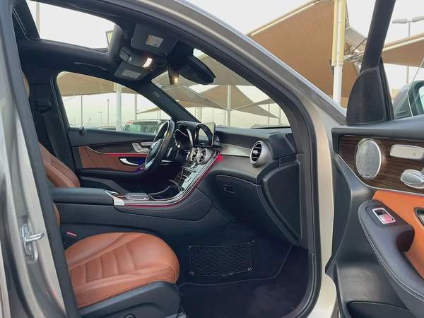 Offer for Mercedes GLC 300 2020 a new car original pen