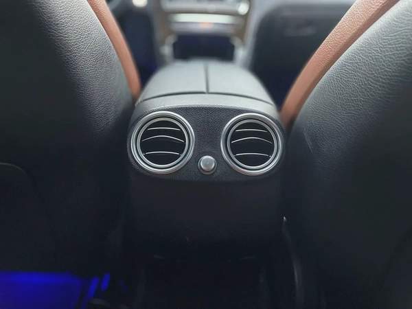 Offer for Mercedes GLC 300 2020 a new car original pen