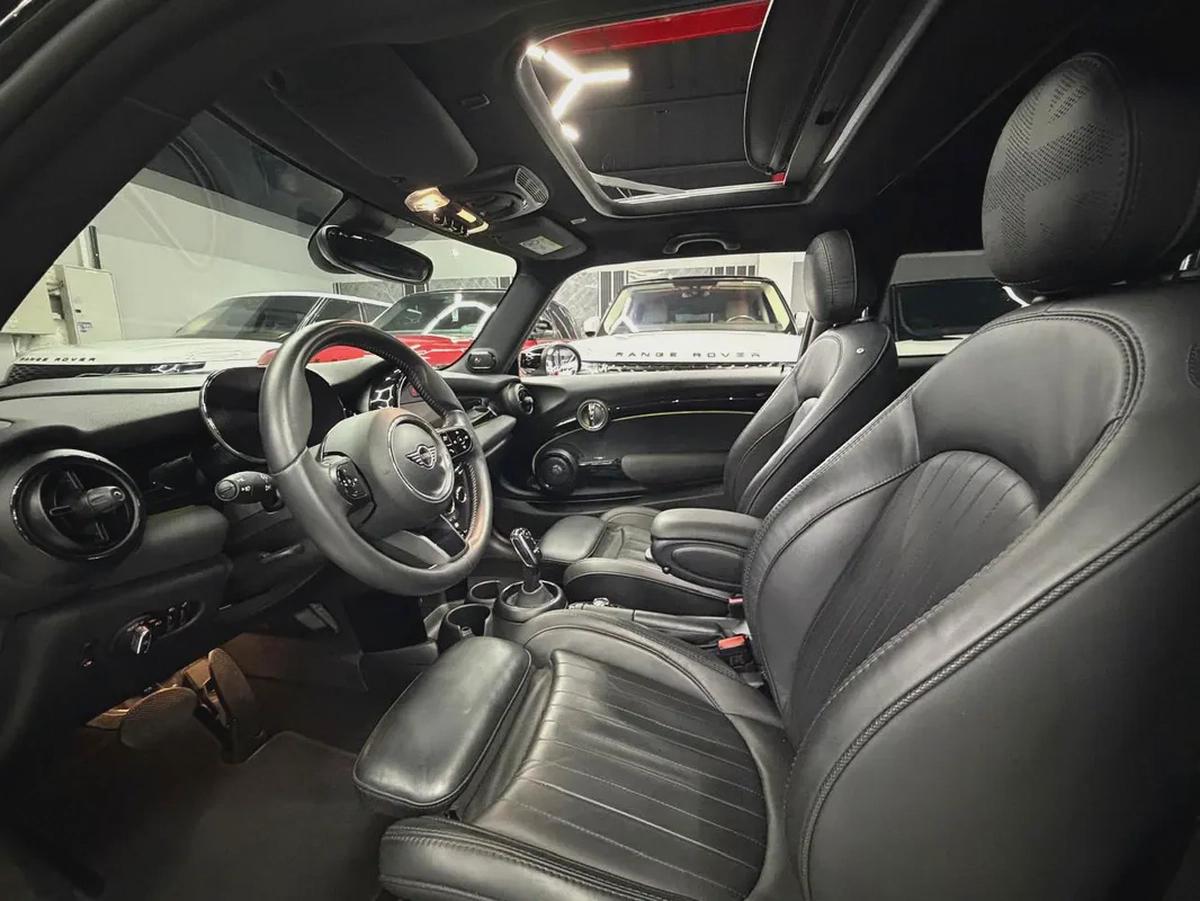 1 Owner | Full Agency Service History | Original Paint | GCC Specs-6-6