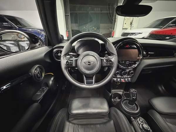 1 Owner | Full Agency Service History | Original Paint | GCC Specs