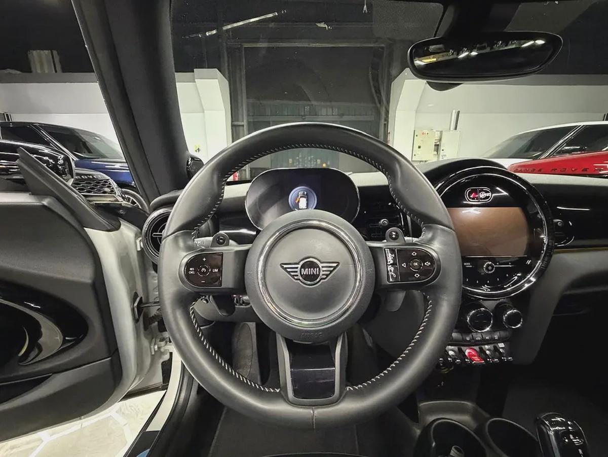 1 Owner | Full Agency Service History | Original Paint | GCC Specs-10-10