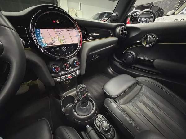 1 Owner | Full Agency Service History | Original Paint | GCC Specs