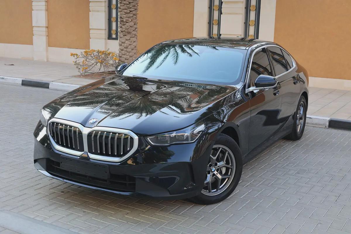 BMW 530I-2025-3000KM-GCC SPECS-UNDER WARRANTY SERVICE -EXCELLENT CONDITION-0-0