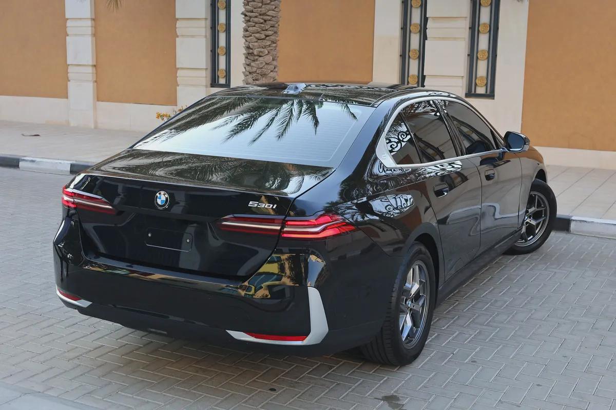 BMW 530I-2025-3000KM-GCC SPECS-UNDER WARRANTY SERVICE -EXCELLENT CONDITION-3-3