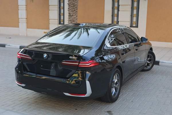 BMW 530I-2025-3000KM-GCC SPECS-UNDER WARRANTY SERVICE -EXCELLENT CONDITION