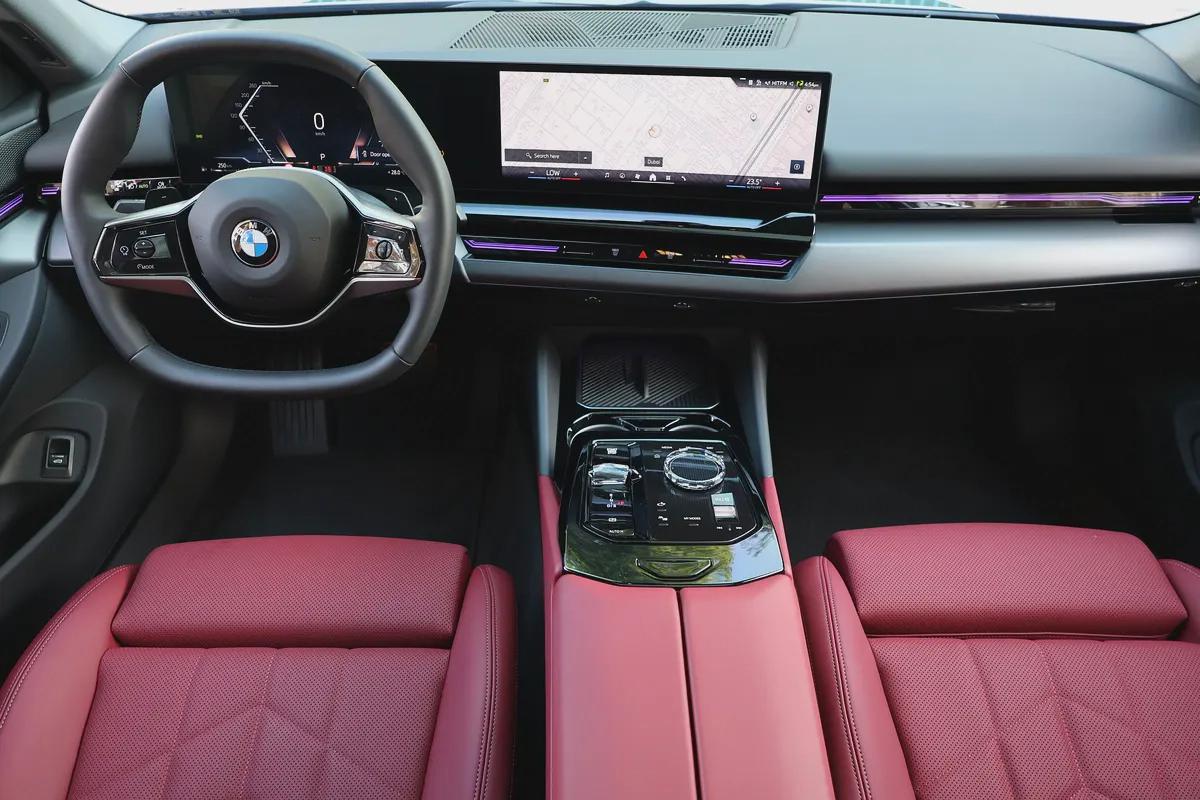 BMW 530I-2025-3000KM-GCC SPECS-UNDER WARRANTY SERVICE -EXCELLENT CONDITION-15-15