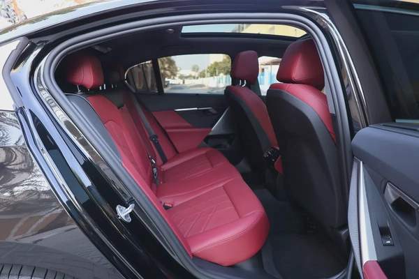 BMW 530I-2025-3000KM-GCC SPECS-UNDER WARRANTY SERVICE -EXCELLENT CONDITION