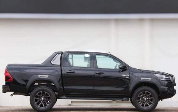 Toyota Hilux Toyota Hilux Adventure 4.0L petrol 2025 in UAE- Black