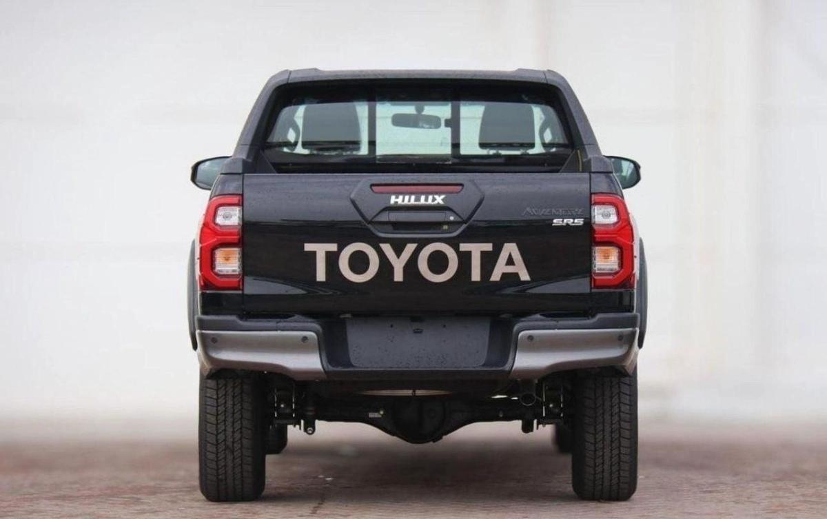 Toyota Hilux Toyota Hilux Adventure 4.0L petrol 2025 in UAE- Black-5-5