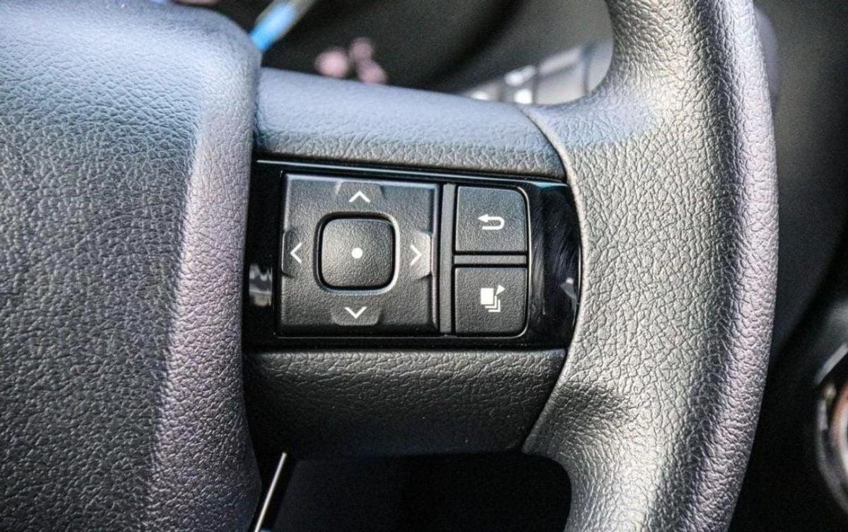 Toyota Hilux Toyota Hilux Adventure 4.0L petrol 2025 in UAE- Black-6-6