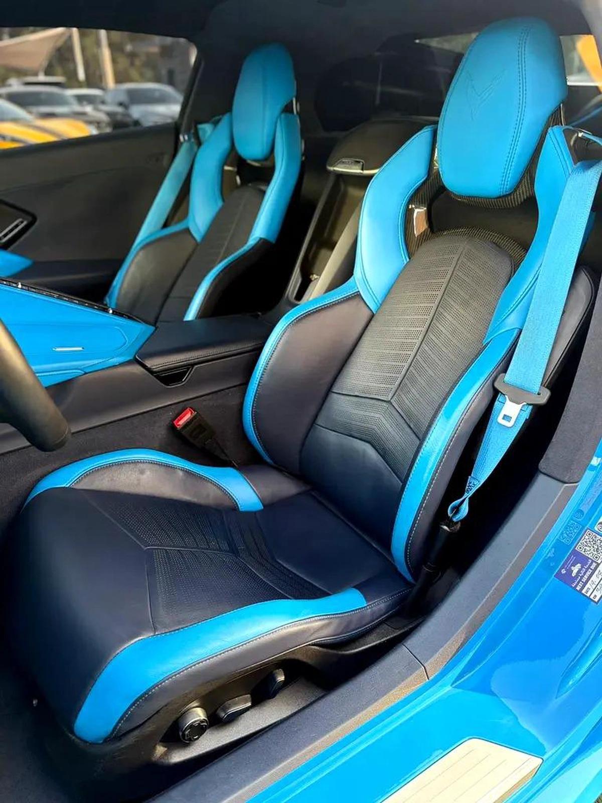 CHEVROLET CORVETTE C8 3LT GCC 2023 70th anniversary Special Order Full Service History (Under Warran-3-3