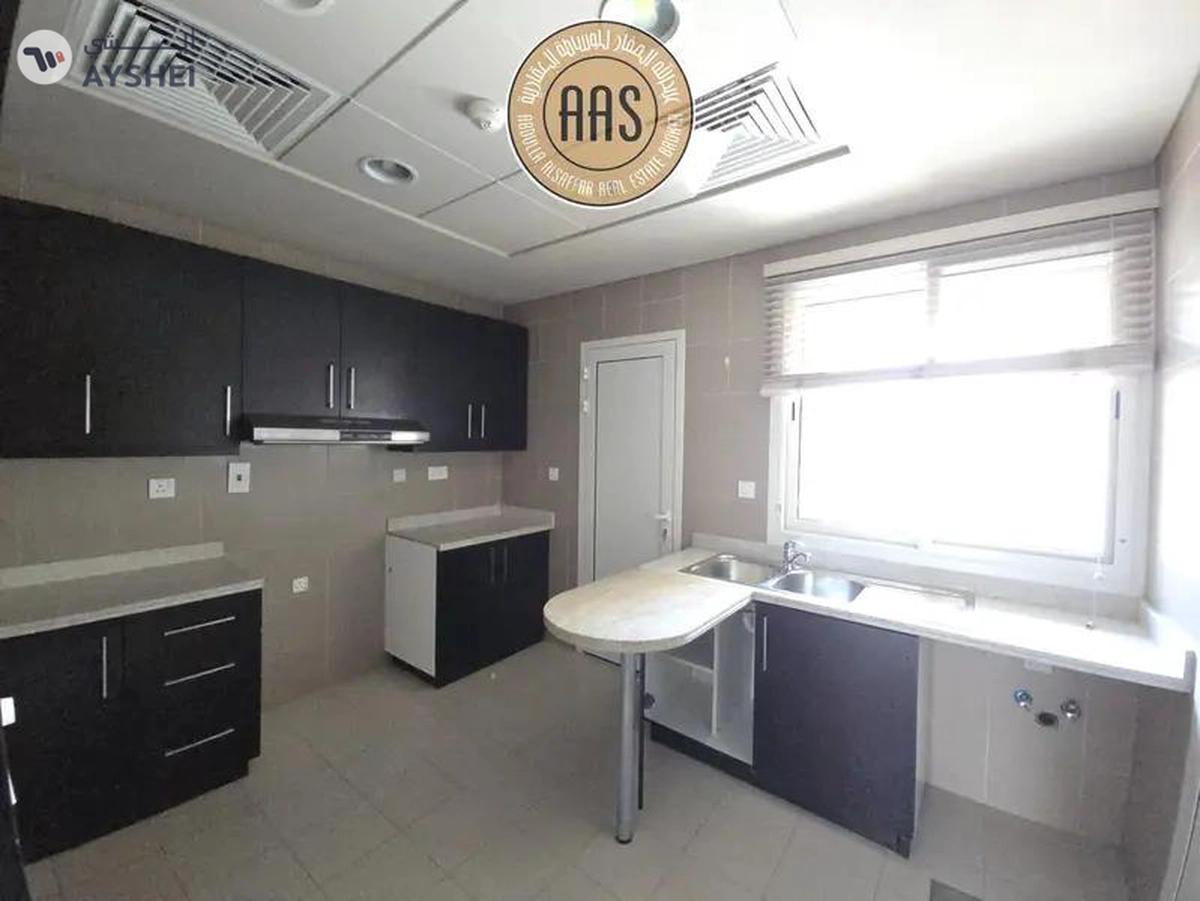 Huge 3bhk villa with maid room 5bathrooms in 265k balcony wardrobes 1parking free-9-9