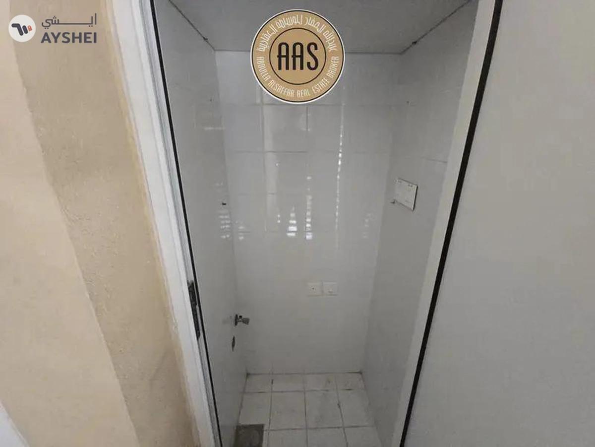 Huge 3bhk villa with maid room 5bathrooms in 265k balcony wardrobes 1parking free-10-10