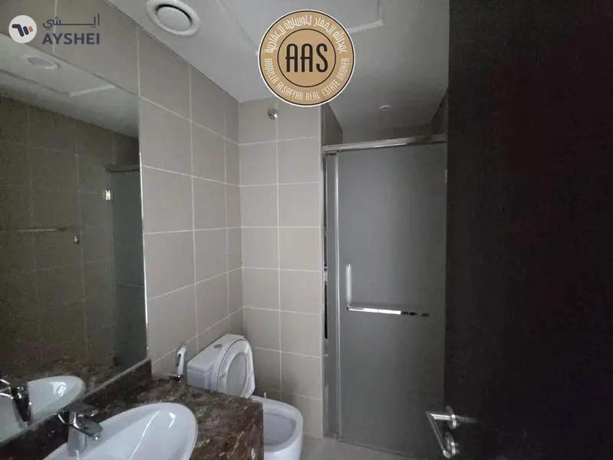 Huge 3bhk villa with maid room 5bathrooms in 265k balcony wardrobes 1parking free-12-12