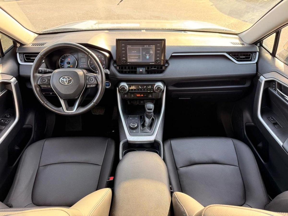 Toyota RAV4 Hybrid XLE 2.5L-4-4