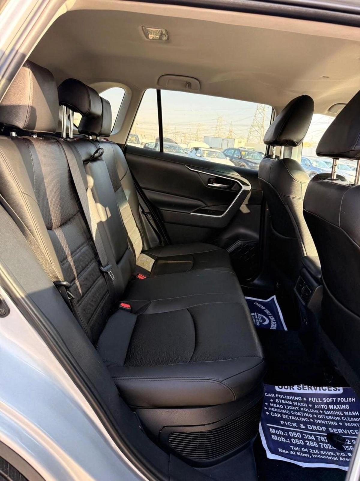 Toyota RAV4 Hybrid XLE 2.5L-15-15