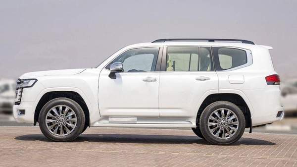 Toyota Land Cruiser (LHD) TOYOTA LAND CRUISER LC300 VXR 3.3D AT MY2025 – WHITE
