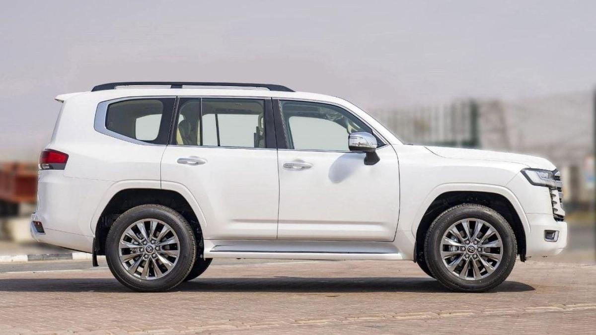 Toyota Land Cruiser (LHD) TOYOTA LAND CRUISER LC300 VXR 3.3D AT MY2025 – WHITE-6-6