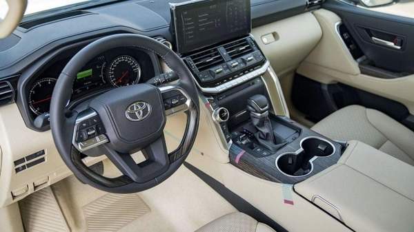 Toyota Land Cruiser (LHD) TOYOTA LAND CRUISER LC300 VXR 3.3D AT MY2025 – WHITE