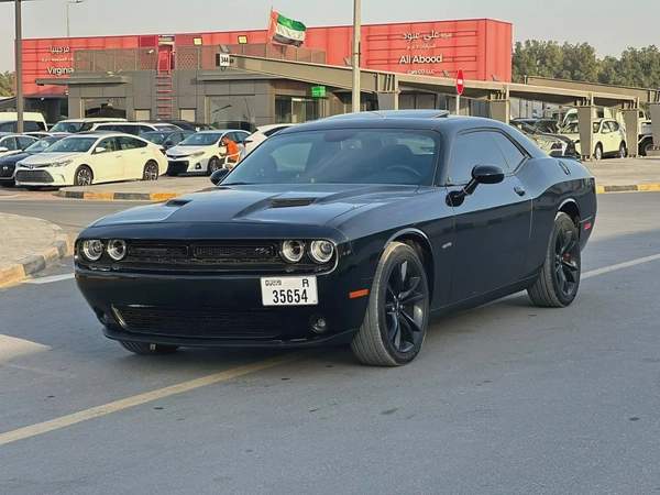 دودج تشالنجر 2018 مواصفات امريكية هيمي 5.7 بحالة جيدة