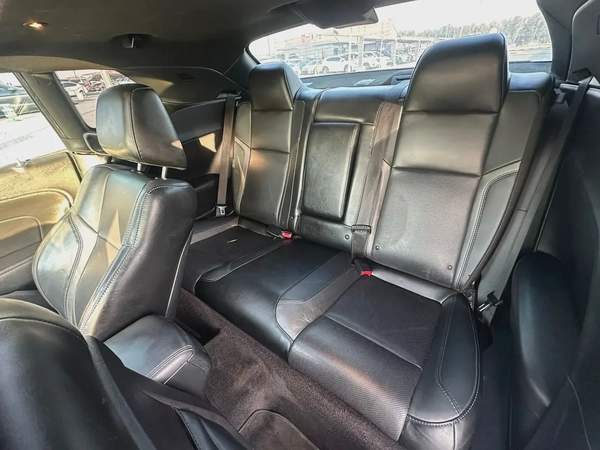 دودج تشالنجر 2018 مواصفات امريكية هيمي 5.7 بحالة جيدة